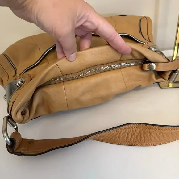 B Makowsky Leather Shoulder Bag Tan Slouchy Hobo Purse Soft Pebbled Satchel - Picture 5 of 9